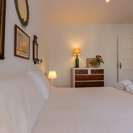 Apartment Chic Tailor Made 2 Bedroom