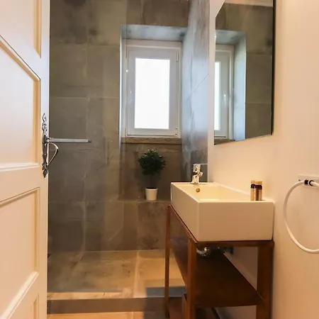 Chic Tailor Made 2 Bedroom Appartamento Lisbona