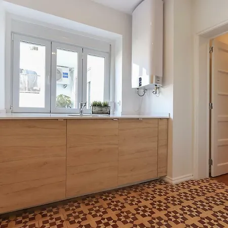 Chic Tailor Made 2 Bedroom Lisbona